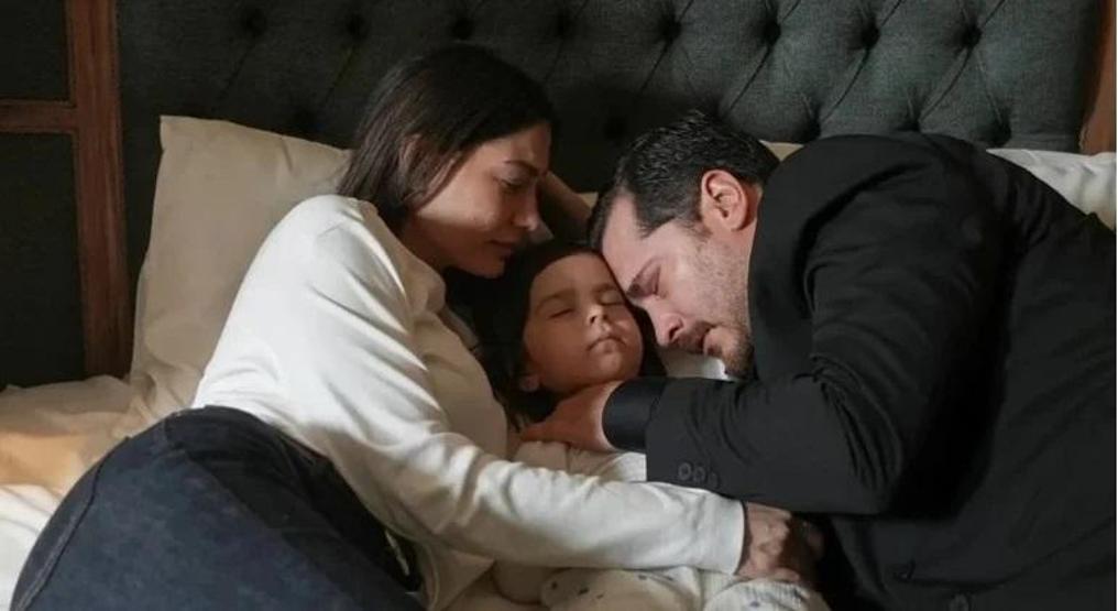 Eşref Rüya final bölümü ile geceye damga vurdu Çağatay Ulusoy ve Demet Özdemirli fenomen dizi ekranlara veda etti