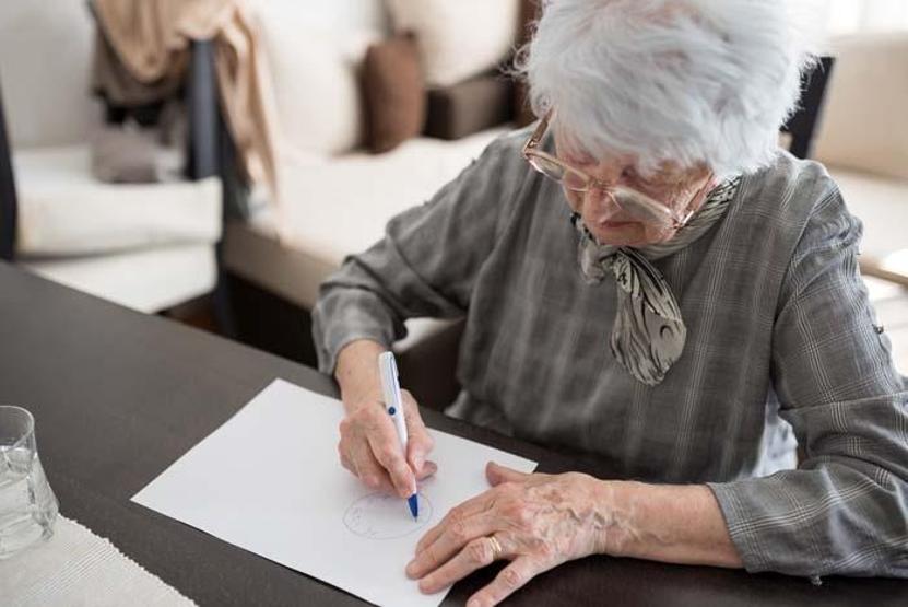 ALZHEİMER BÖYLE BAŞLIYOR Demansın SİNSİ İZLERİNİ Ortaya Çıkaran İLK İPUCU Açıklandı Anlamanın Yolu İşte Bu Yöntemmiş Gözle Görülmeyen DEMANS Sinyalleri