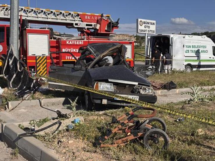 Kayseride feci kaza: 3 ölü, 5 yaralı