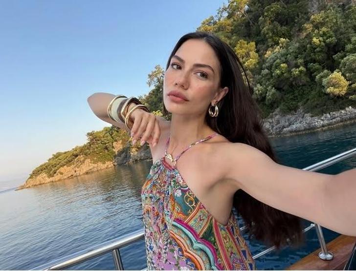 Eşref Rüya final yaptı Demet Özdemir deniz ve güneşin tadını çıkardı Güzel denizkızı’