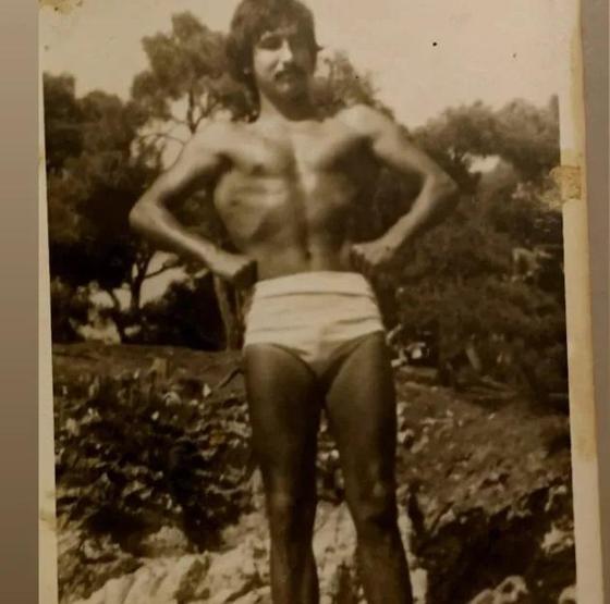 Prof. Dr. Şener Üşümezsoyun gençlik haline bakın Vay be hocam, Herkül gibiymişsiniz