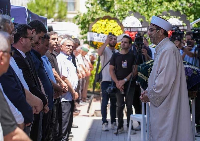 Şifreleri çözüldü Toprağa verilen Ayşe Koparanın mesaj trafiği incelenecek