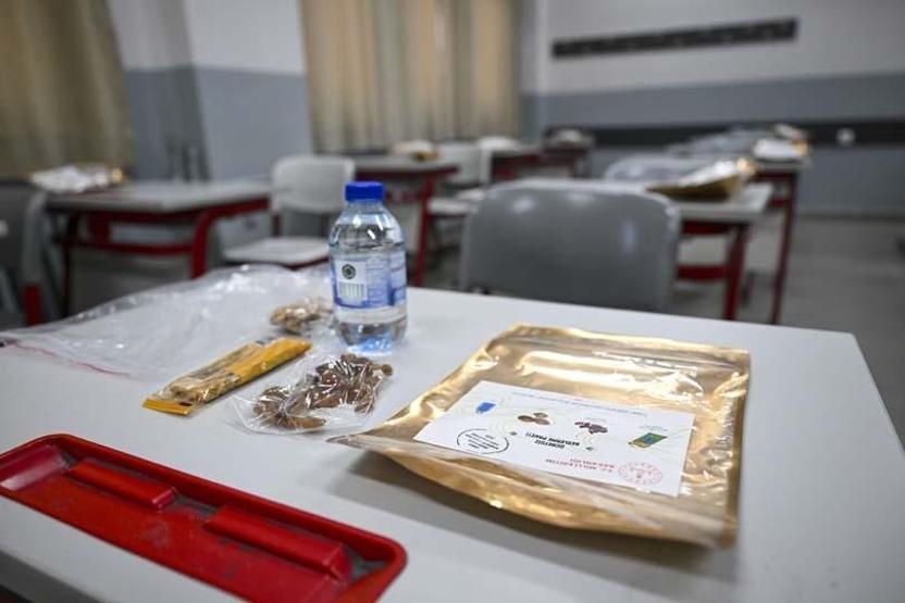 Hazırlıklar tamam LGS beslenme paketleri tek tek sıralara yerleştirildi