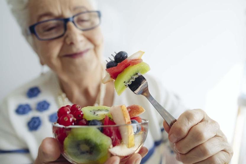 6 UZMAN 6 SAĞLIK TÜYOSU: Yaşlılık Algısı Değişti Bilim 60’tan Sonra Başlayan Yeni Yaşamı Konuşuyor... Sağlıklı Yaş Almanın Gizli Sırları Bu Haberde