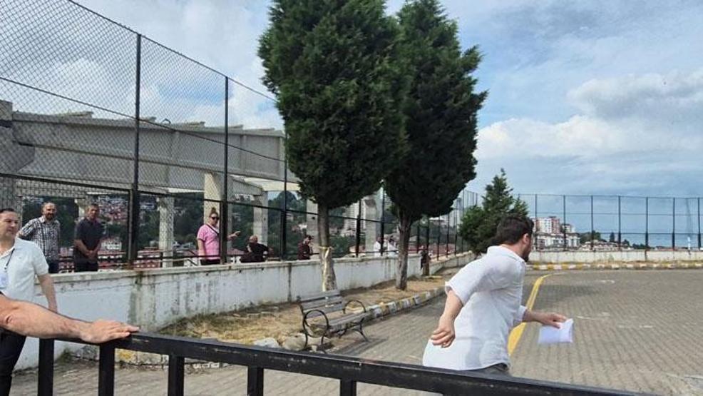 Yanlışlıkla kardeşinin kimliğiyle sınava geldi, amcası 4 dakika kala kendi kimliğini yetiştirdi