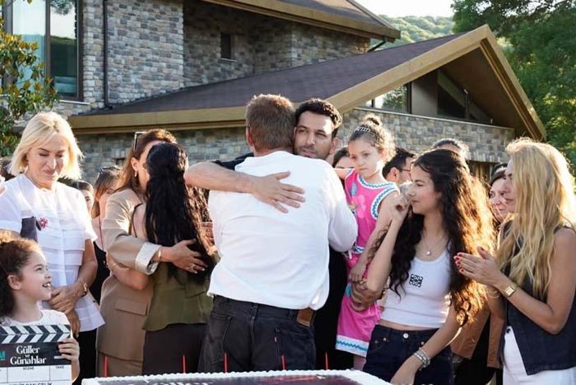 Güller ve Günahların Sezon Finaline Pastalı Kutlama