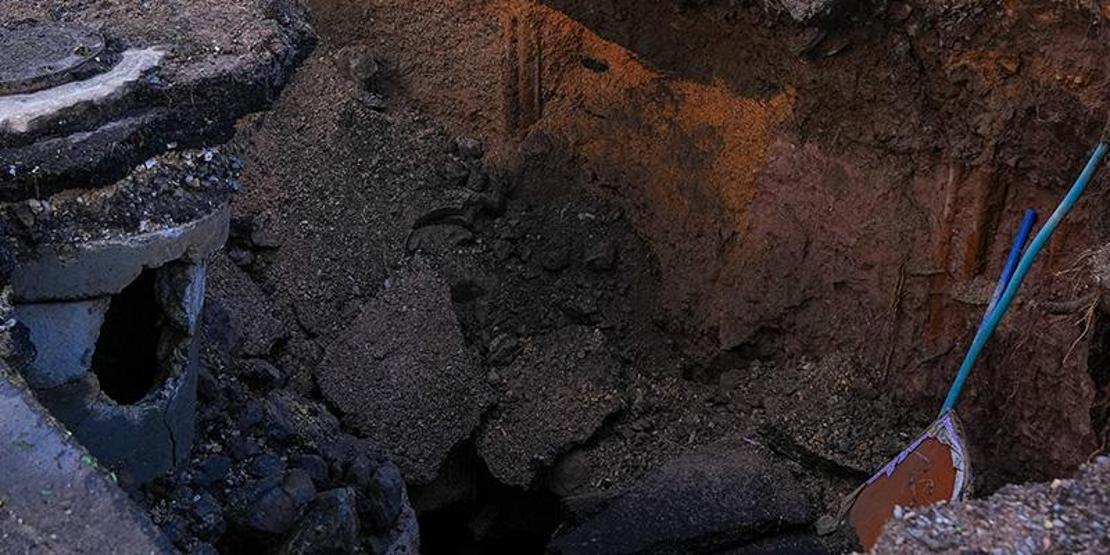 ANKARAYI SEL ALDI | Yol çöktü, alt geçitler göle döndü