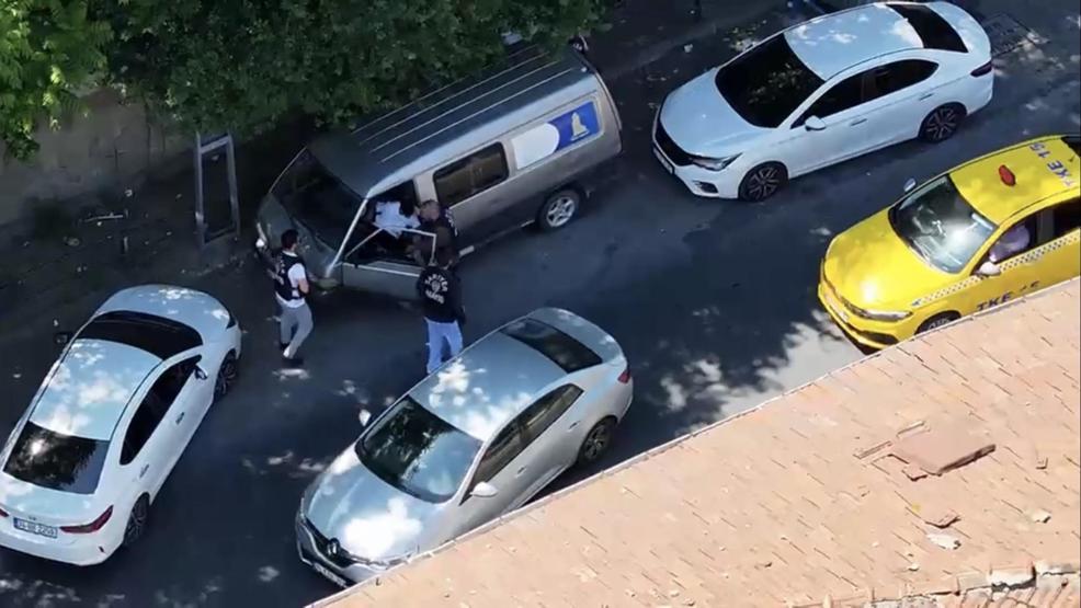 Çaldıkları minibüsle şehir turu yaptılar: İki çocuğa havadan takipli operasyon