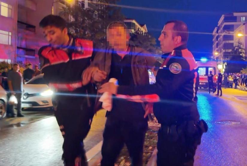 Kızını kaçıran gencin kulağını kesti Polisin müdahalesi facia önledi