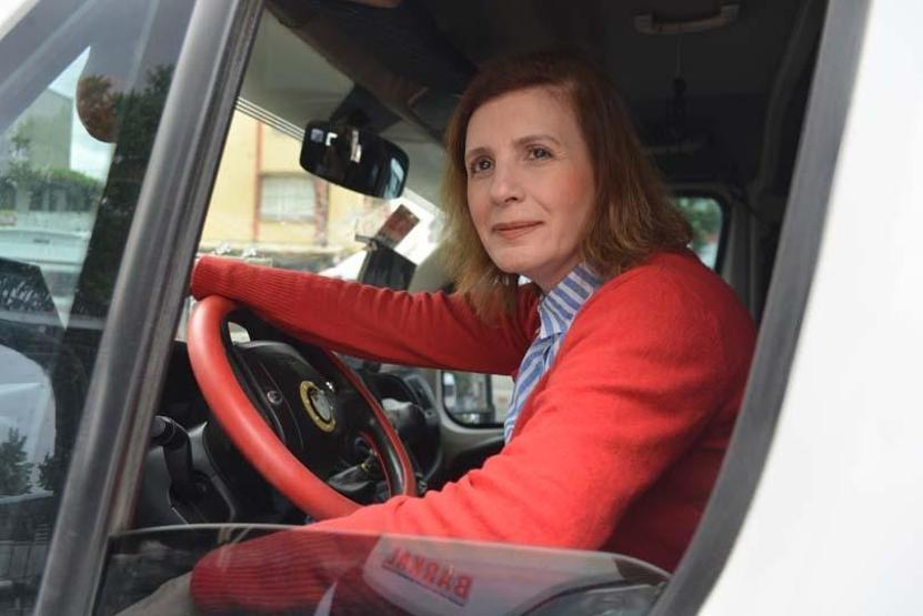 Çocukluk hayali için işinden vazgeçti: O artık dolmuş şoförü