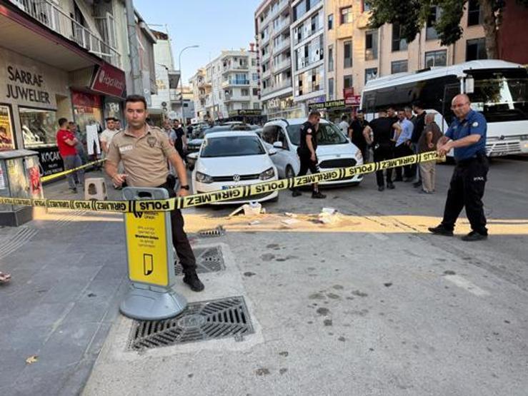 Doğum günü pastası kana bulandı Pastane çıkışı silahlı saldırıya uğradı