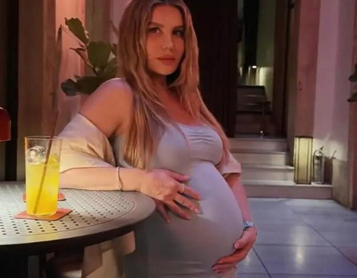 Esra Erol Teyze Oldu Yeğeniyle İlk Kare Geldi