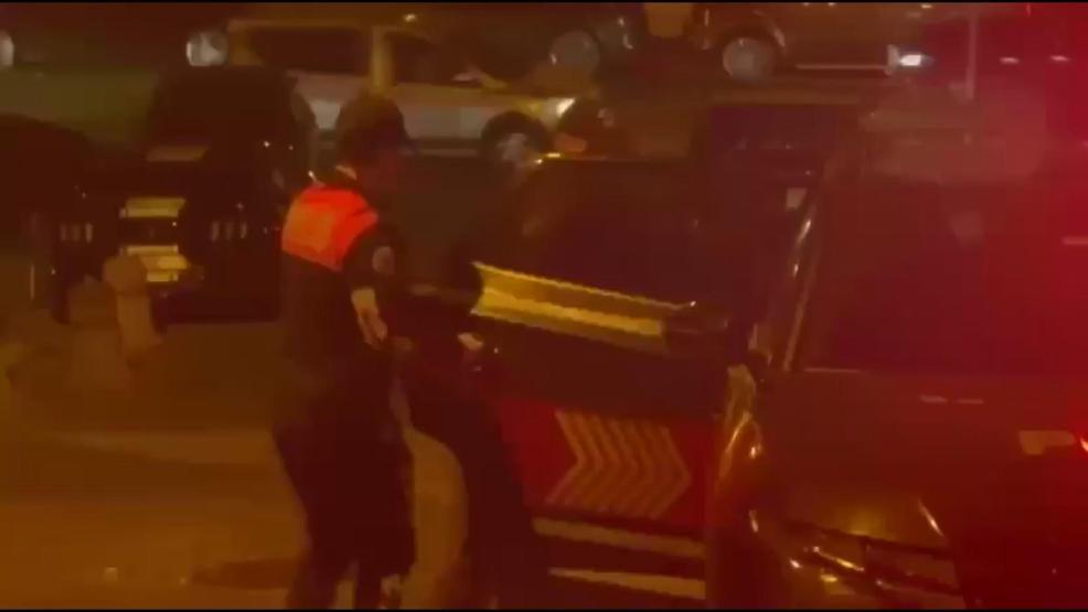 AVMde vahşet: Dövmen çok güzel abi dedi yaklaşıp bacağından vurdu