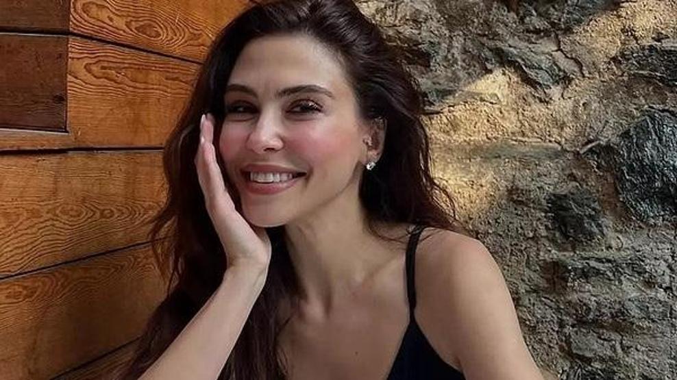Daha 17nin Nuray’ı Dilara Aksüyek sanal medyayı salladı Çok güzelsiniz çok