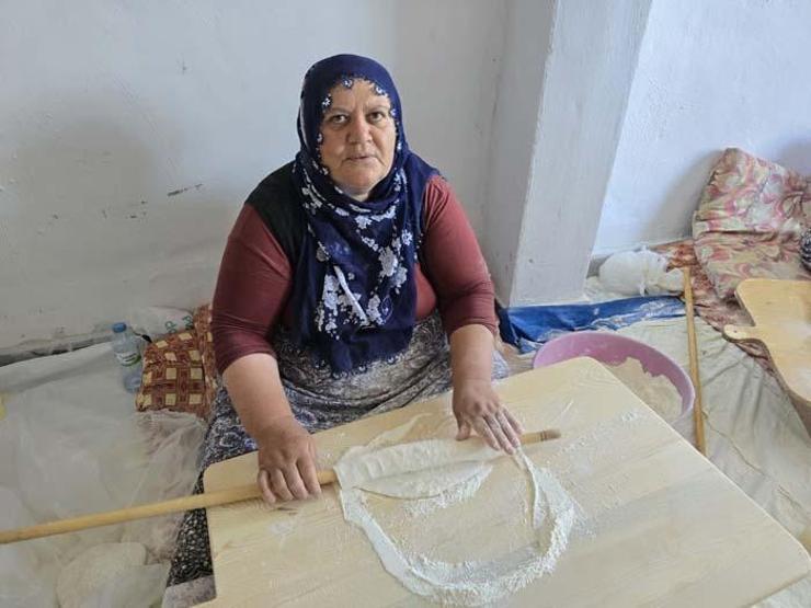 Asırlardır Süregelen Gelenek Yöresel Yufka Ekmek Yapımı Başladı