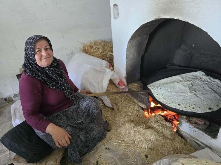 Asırlardır Süregelen Gelenek Yöresel Yufka Ekmek Yapımı Başladı