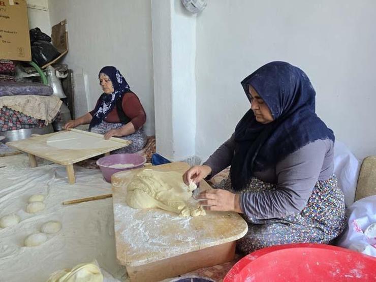 Asırlardır Süregelen Gelenek Yöresel Yufka Ekmek Yapımı Başladı