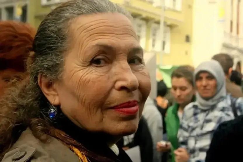 Panter Emel lakaplı Emel Yıldız son yolculuğuna uğurlandı Türkan Şoraydan büyük vefa