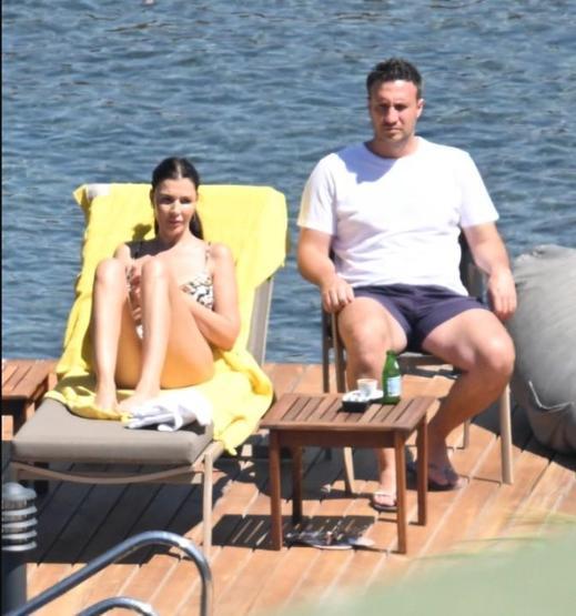 Plajlar renklendi Ünlü isimler yaz sezonunu açtı