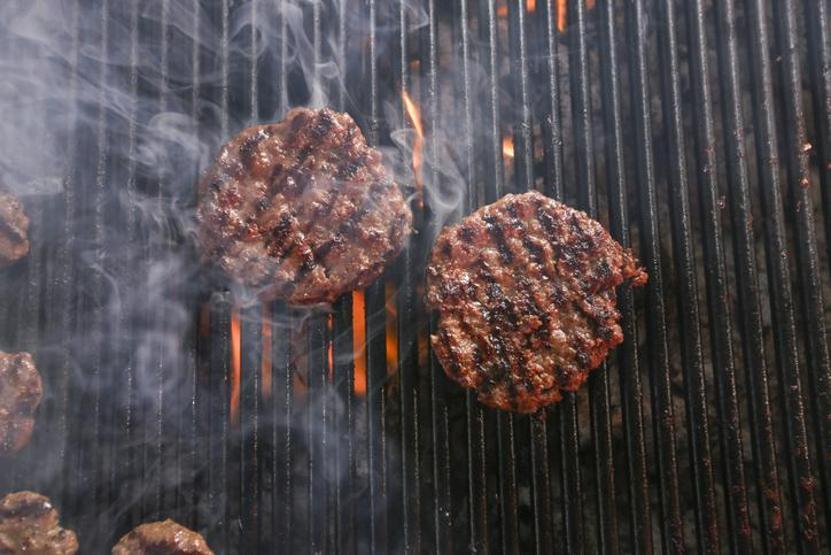 Yediği hamburger kabusu oldu Acilen ameliyata alındı 13 milyon adeti toplatılıyor