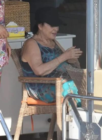 Türkan Şoray’ın Tatil Fotoğrafları Sonrası Tepki Çeken Yorumlar “İşte Son Hali” Manşetleri Yine Gündemde... Fulya Soybaş Yazdı