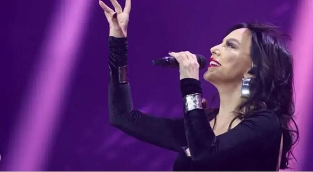 Ebru Gündeş eski halini paylaştı: Estetik iddiaları sonrası dikkat çeken paylaşım