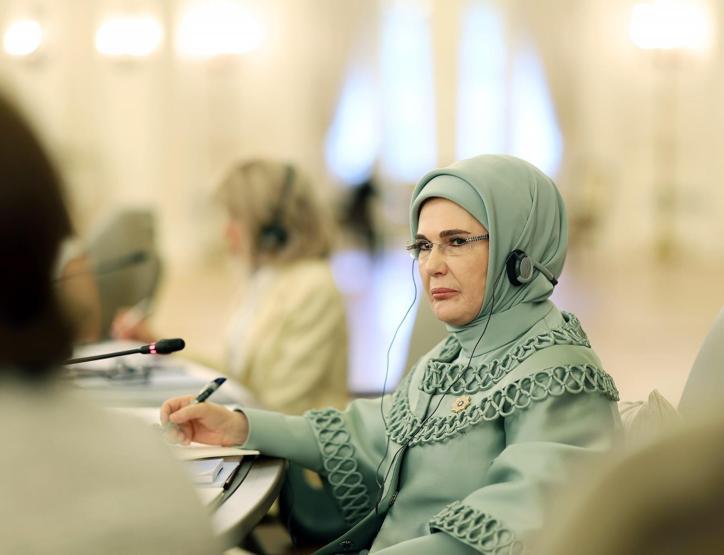 Emine Erdoğan, lider eşleriyle Çankaya Köşkünde bir araya geldi