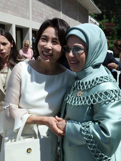 Emine Erdoğan, lider eşleriyle Çankaya Köşkünde bir araya geldi