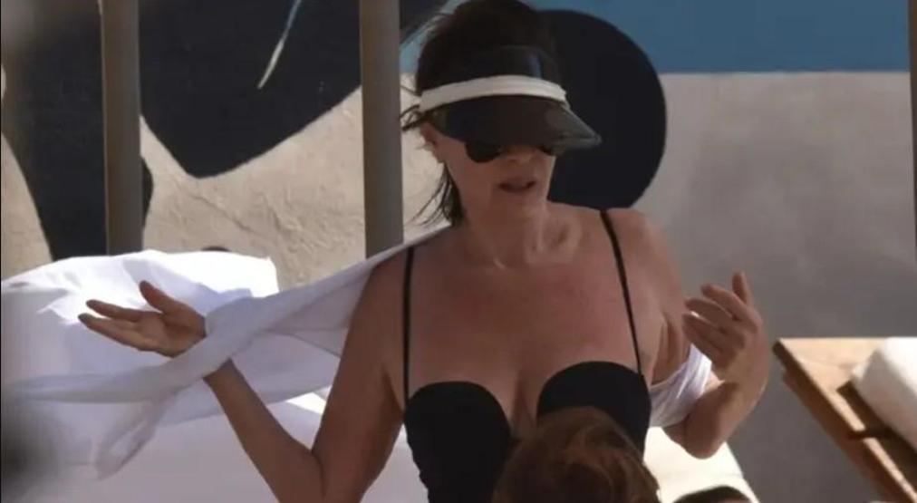 Nebahat Çehre tatil sezonunu açtı Bodrum’da görüntülendi