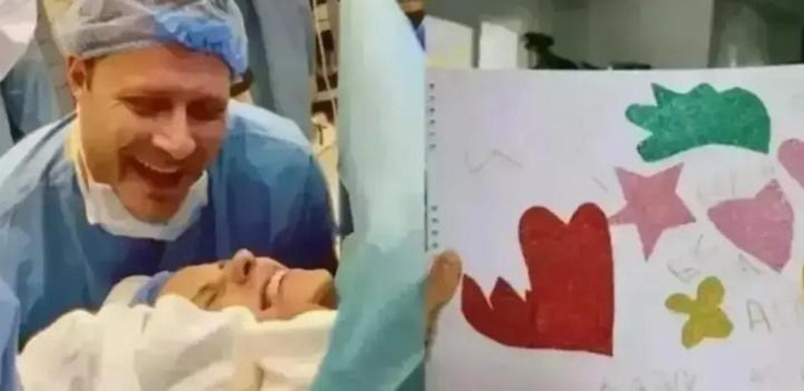 Burak Çelik ve Ece Çelik’ten mutluluk pozu Oğulları Aslan’ın son hali dikkat çekti