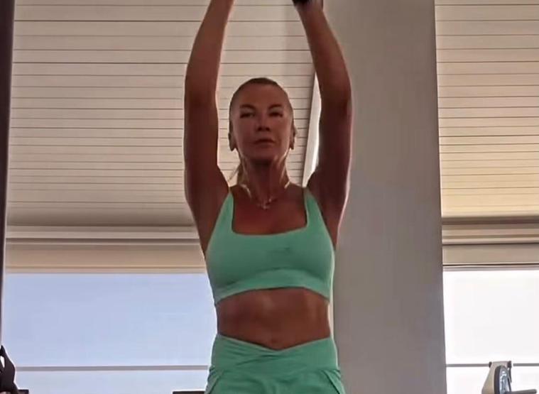 Ivana Sertten ‘kas’ şov FİT GÖRÜNÜMÜ DİKKAT ÇEKTİ