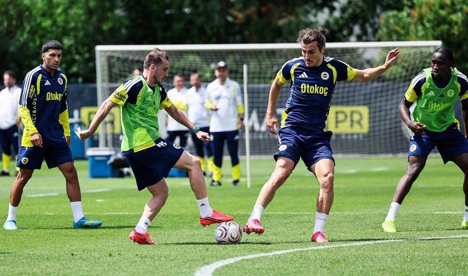Fenerbahçe, günü çift idmanla kapattı