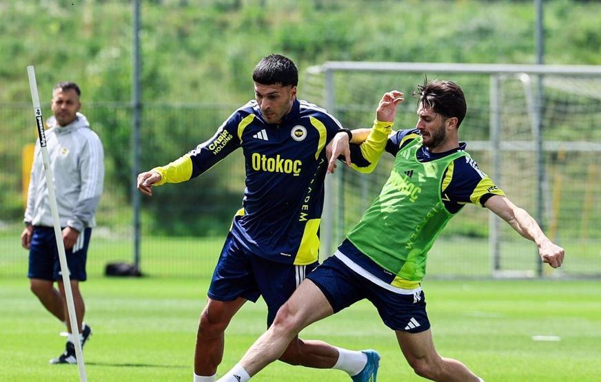 Fenerbahçe, günü çift idmanla kapattı