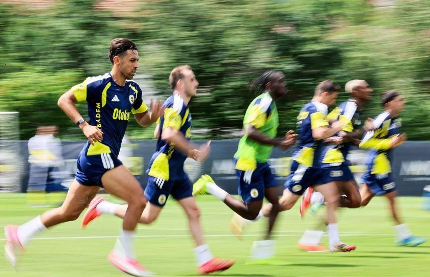 Fenerbahçe, günü çift idmanla kapattı