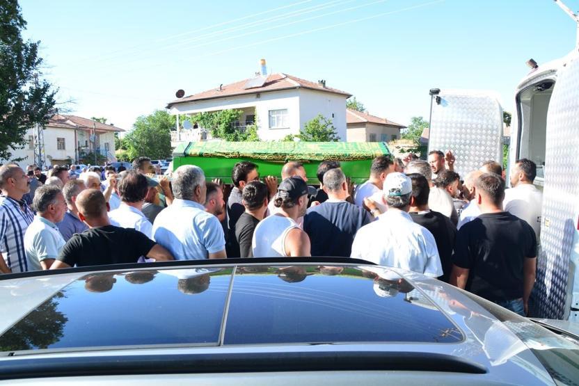 Erten ailesinin öldüğü kazada kahreden detay Küçük kızın son sözü kahretti