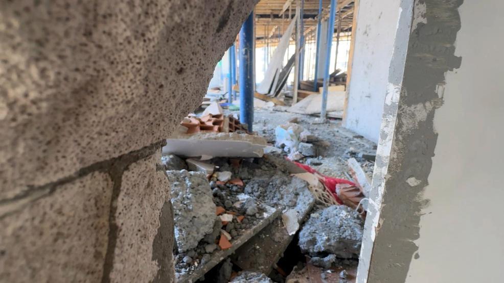 Avcılar’da mikser hortumu bitişikteki evin duvarını deldi