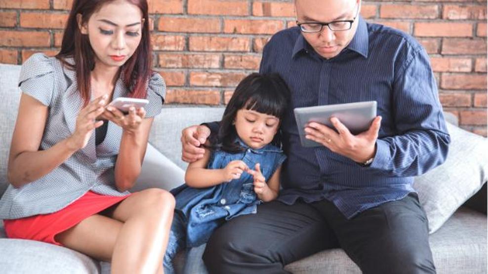 ÖZEL HABER | Aileleri yavaş yavaş tüketiyor: Parental Phubbing mağduru çocuklar... Sebep ve sonuçlarıyla Hayalet ebeveynlik