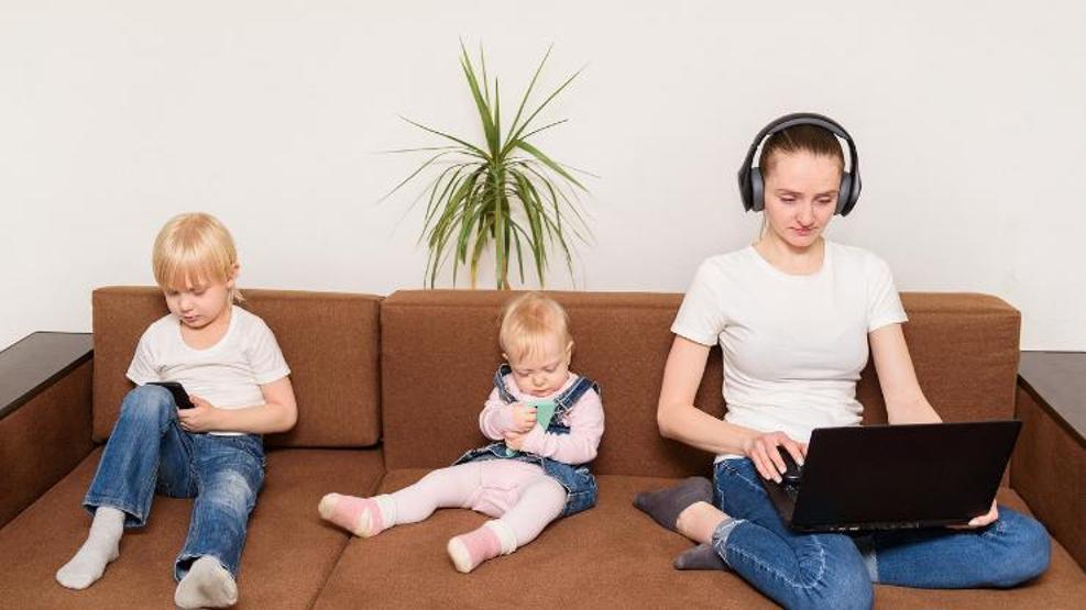 ÖZEL HABER | Aileleri yavaş yavaş tüketiyor: Parental Phubbing mağduru çocuklar... Sebep ve sonuçlarıyla Hayalet ebeveynlik