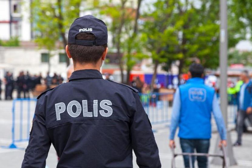 EMNİYET YÖNETMELİK SON DAKİKA Emniyet Teşkilatında Hangi Yönetmelik Kaldırıldı Resmi Gazetede Yayımlandı
