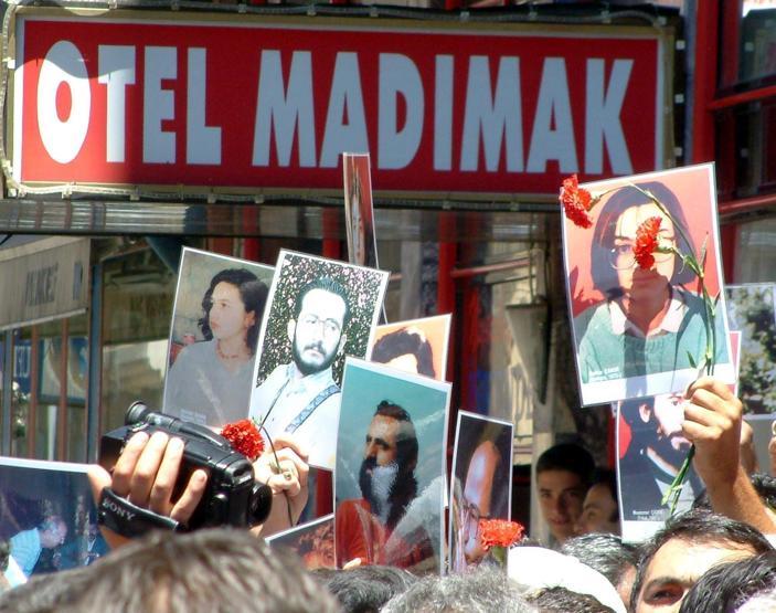 Sivas Katliamı 2 Temmuz 1993
