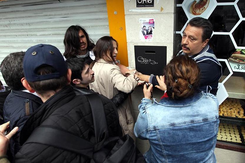 Şafak Paveye yaka paça gözaltı girişimi