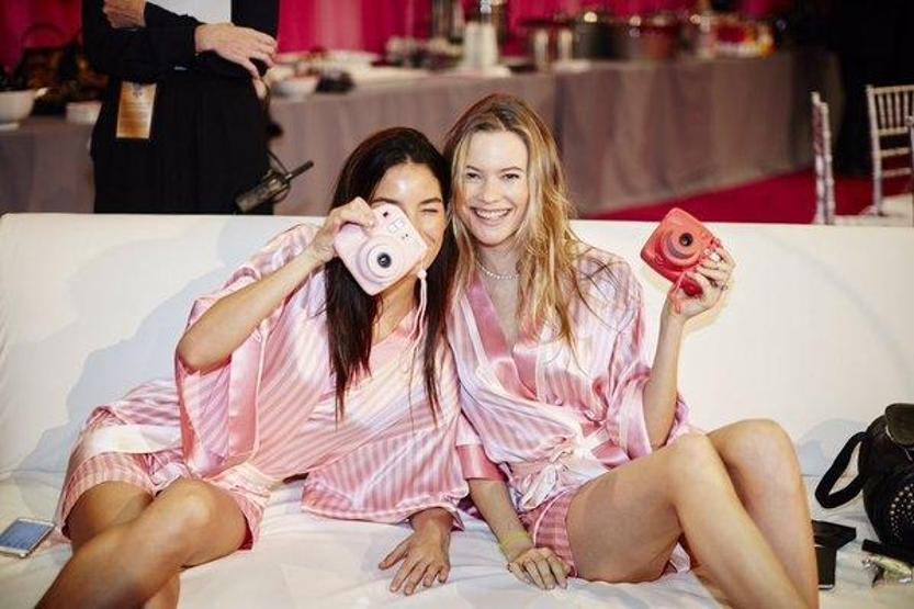 Victorias Secret Showun perde arkasından ilk fotoğraflar