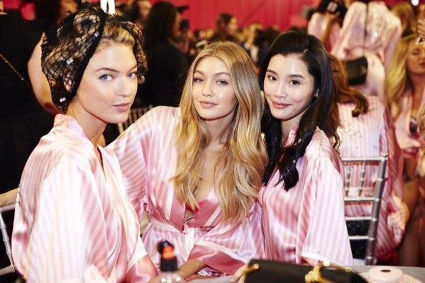 Victorias Secret Showun perde arkasından ilk fotoğraflar
