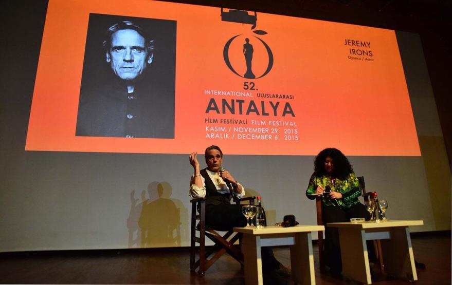 Antalyadan Jeremy Irons geçti