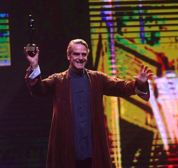 Antalyadan Jeremy Irons geçti