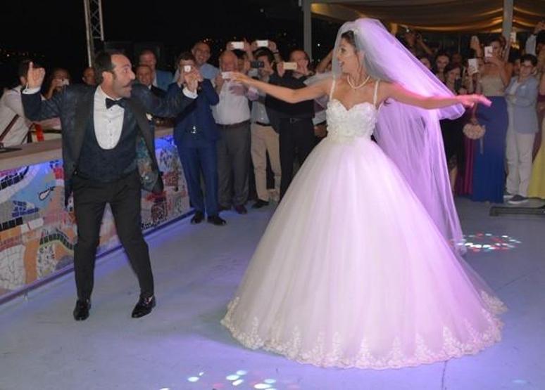 Eda Özerkan ve Timur Acar evlendi