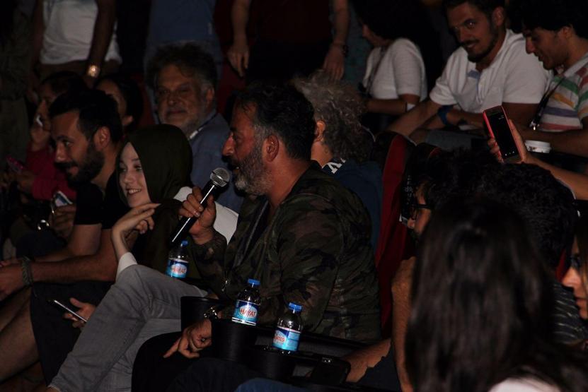 Cem Yılmaz: “Filmdeki öküzün bir simge olmaması sevindirici”