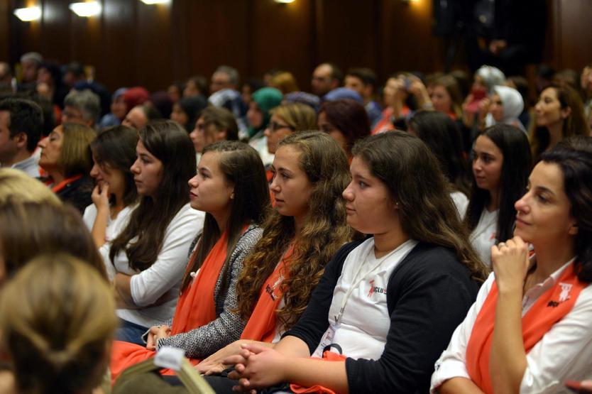 Dünya Kız Çocukları Konferansı için bir araya geldiler
