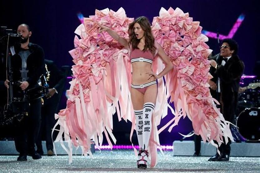 Victorias Secret Fashion Show Pariste yapıldı