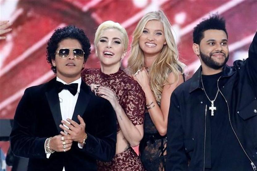 Victorias Secret Fashion Show Pariste yapıldı